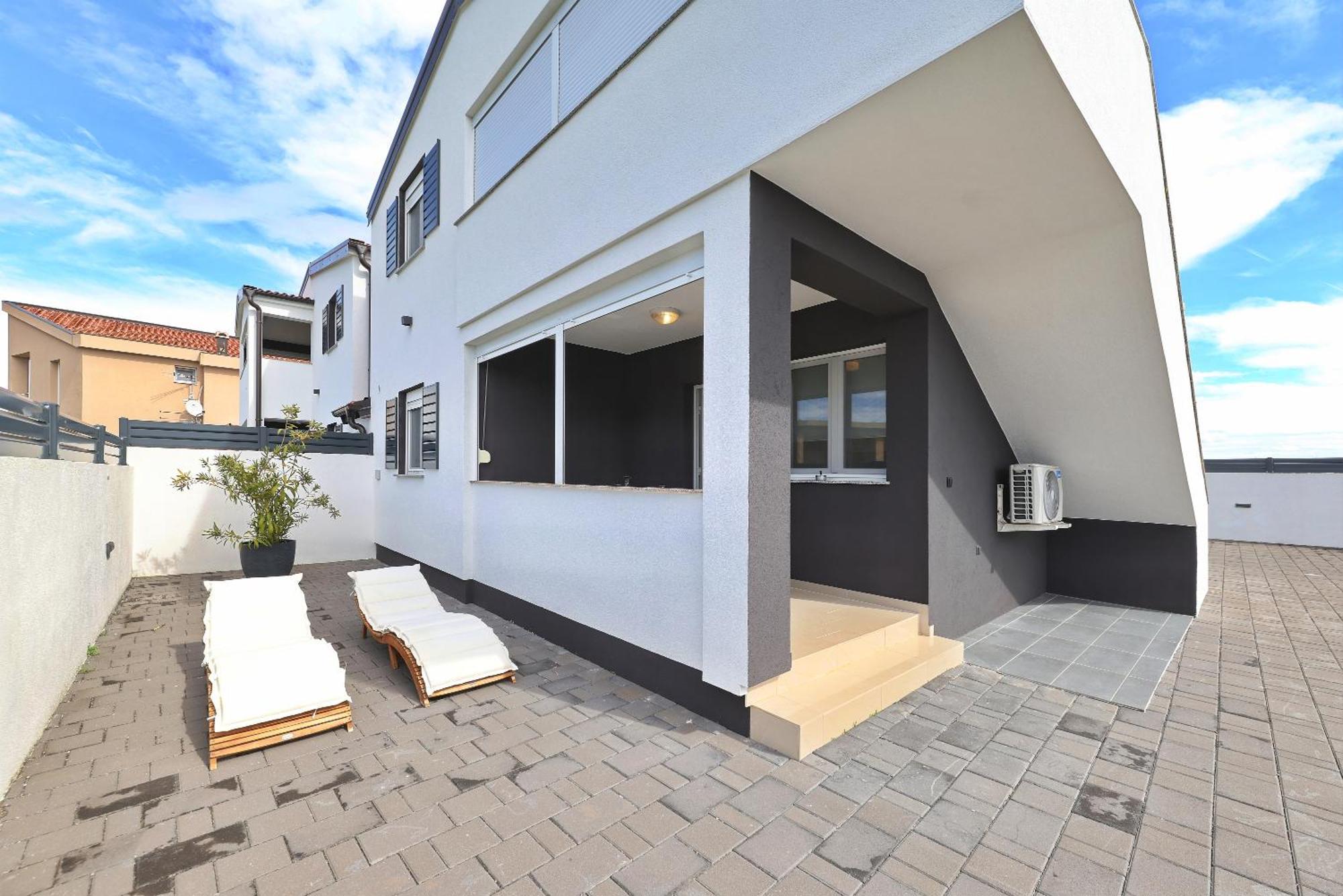 Apartments Rosini, 300M From The Beach With Shared Tavern And Bikes, Nin Εξωτερικό φωτογραφία