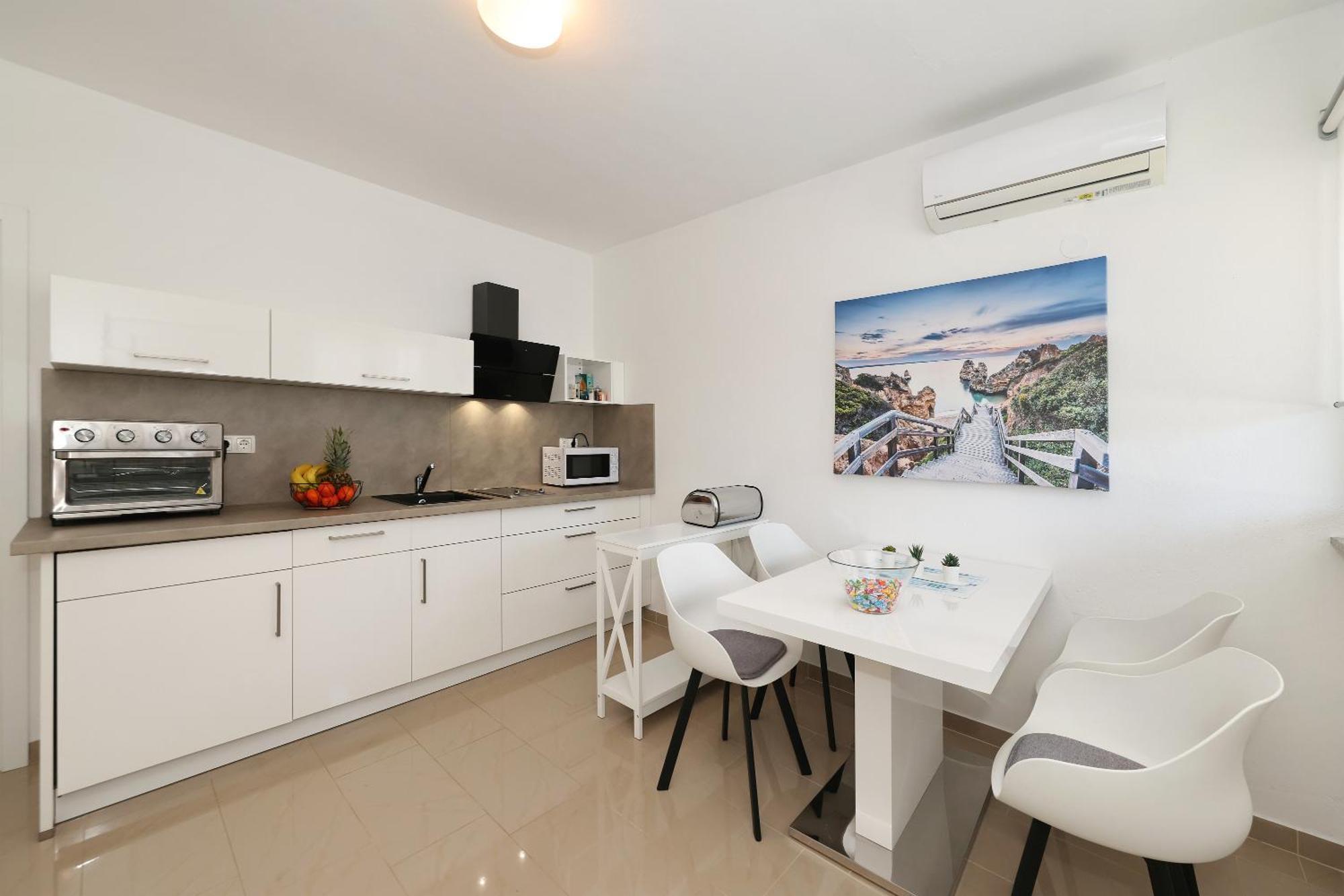 Apartments Rosini, 300M From The Beach With Shared Tavern And Bikes, Nin Εξωτερικό φωτογραφία