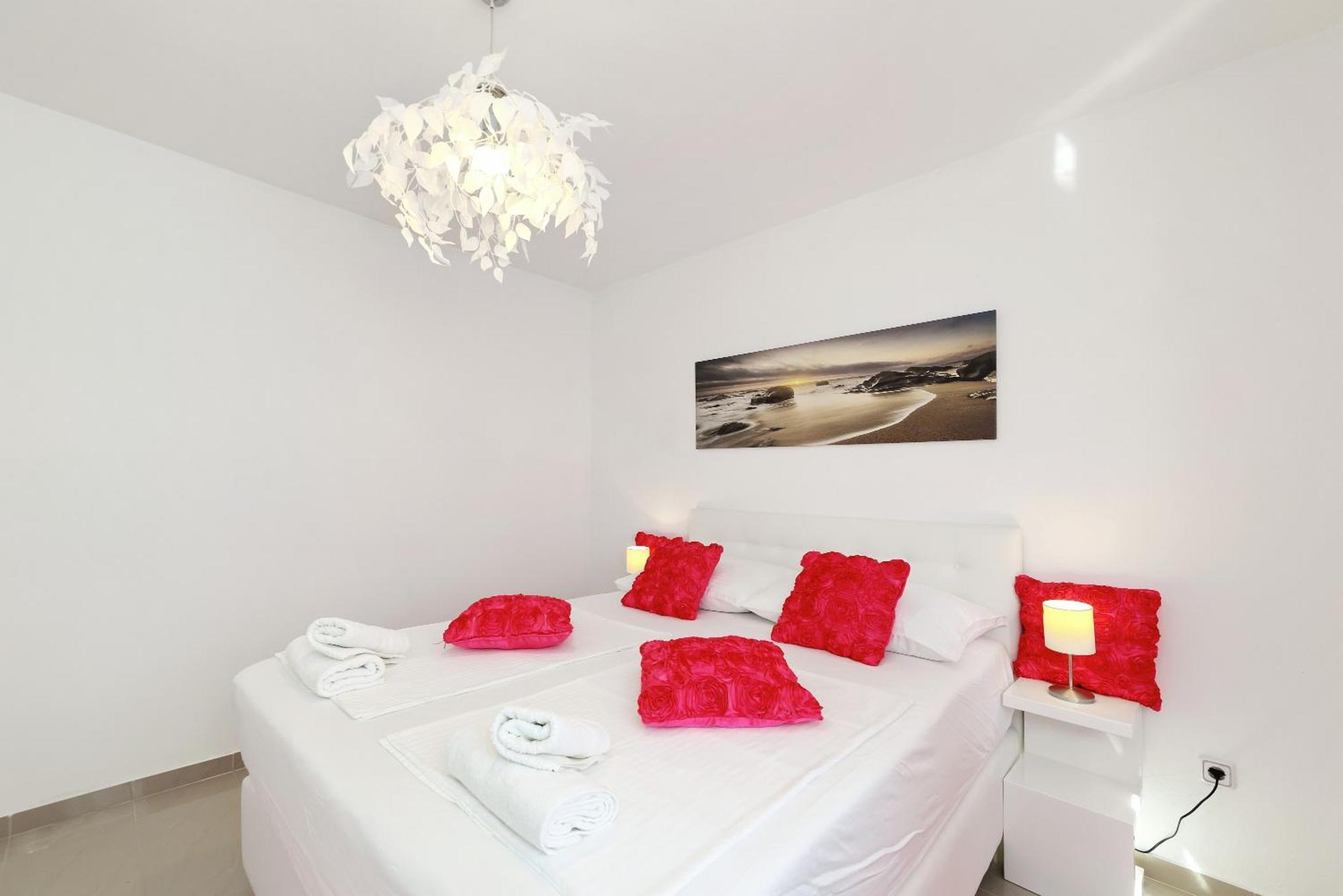 Apartments Rosini, 300M From The Beach With Shared Tavern And Bikes, Nin Εξωτερικό φωτογραφία
