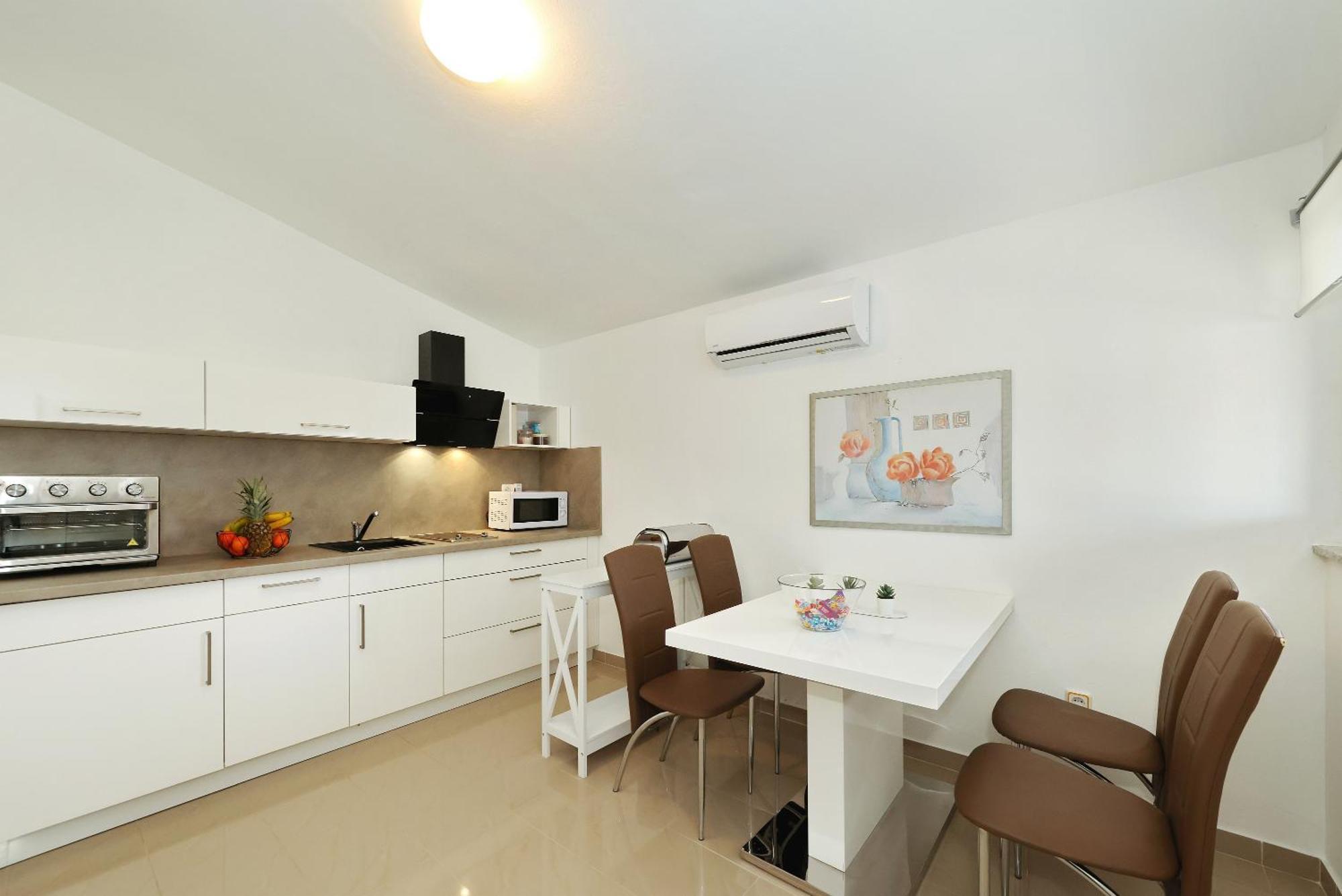 Apartments Rosini, 300M From The Beach With Shared Tavern And Bikes, Nin Εξωτερικό φωτογραφία